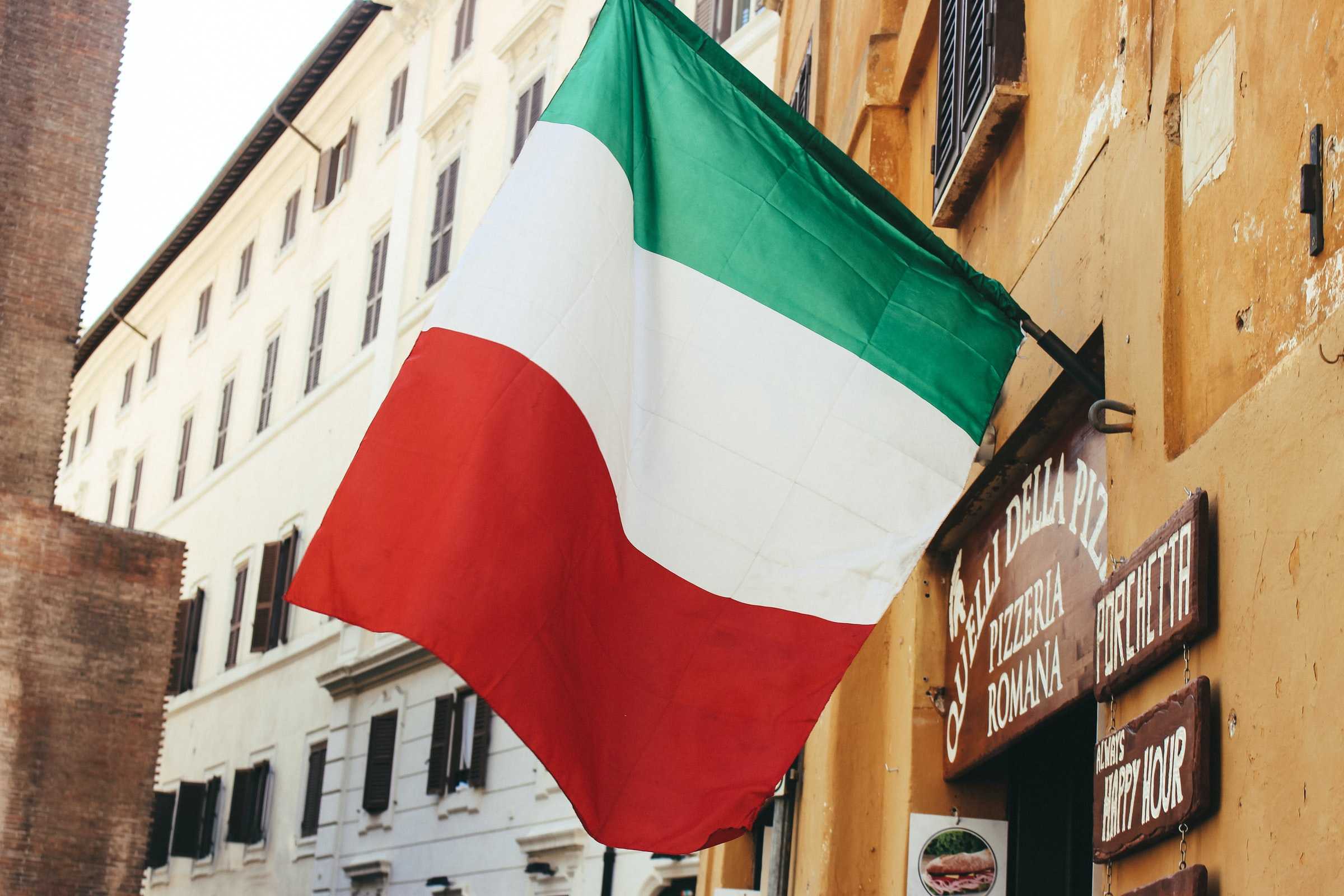 <p data-block-key="nlpfb">Get Italian Citizenship</p>-hero